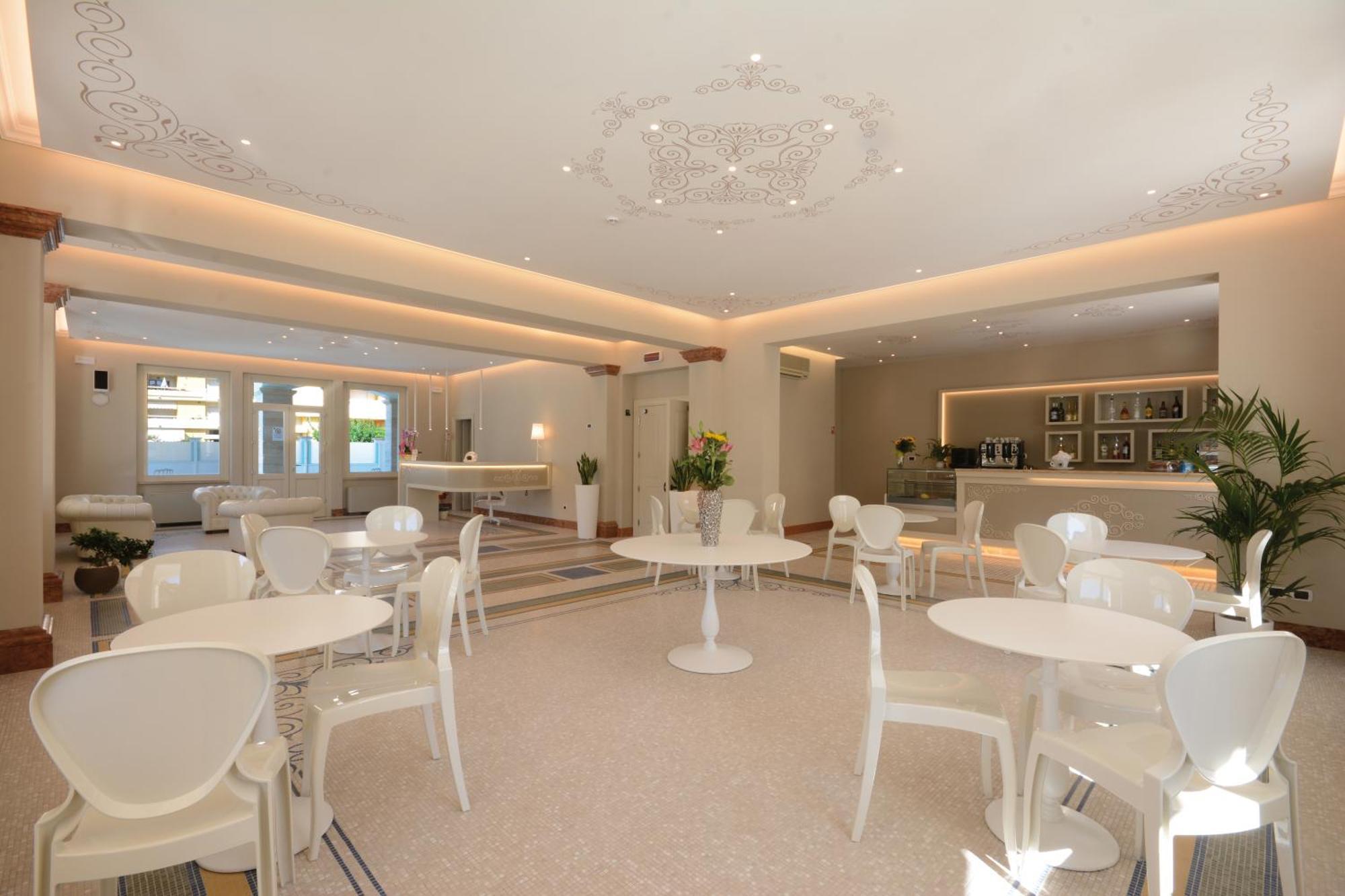 Residence Hotel Alba Palace Alba Adriatica Buitenkant foto